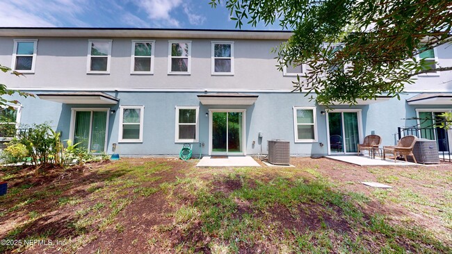 Building Photo - 93 Scotch Pebble Dr