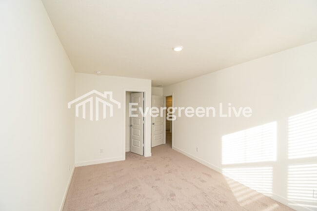 Building Photo - 15450 Alperton Rd