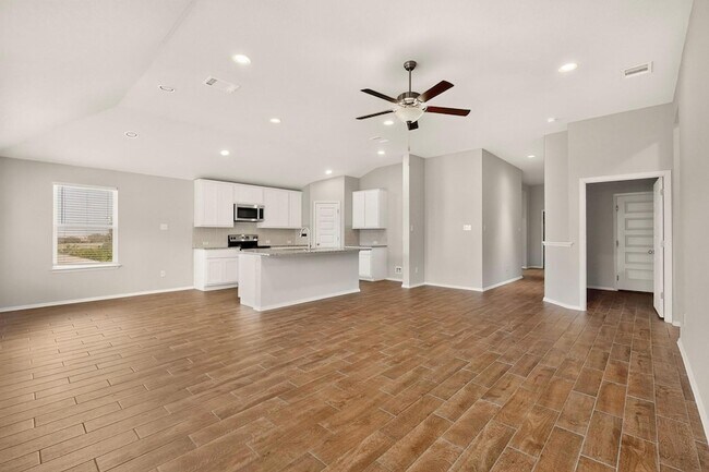 Building Photo - 3704 Allegiance Ave