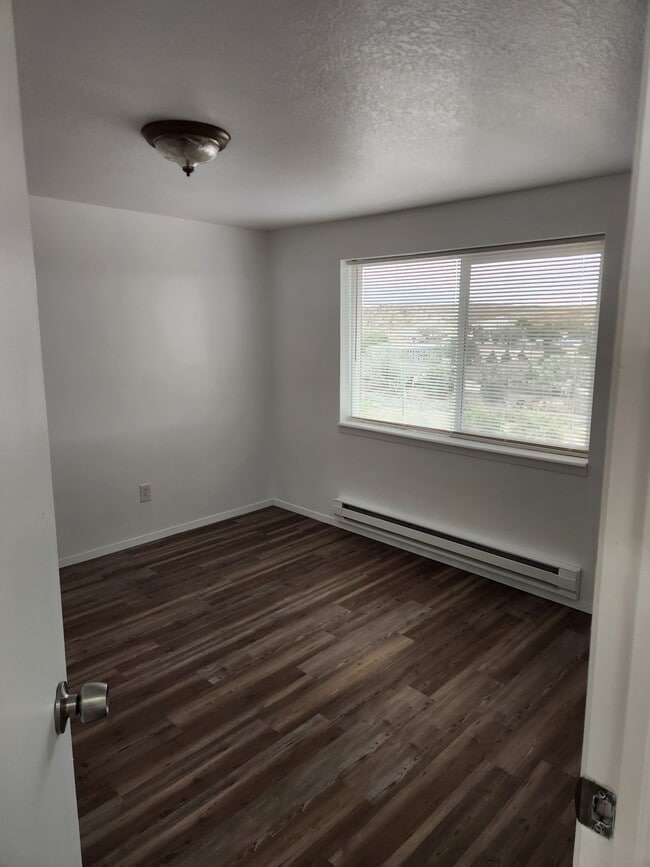 Building Photo - 849 Moccasin Ln
