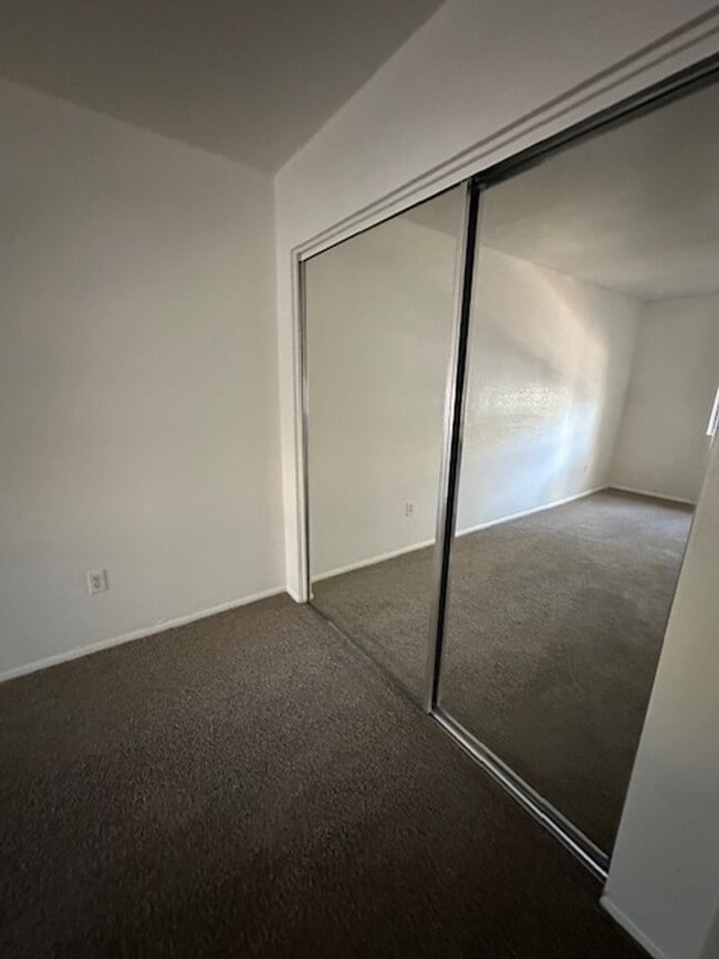 Building Photo - 2 Bd 2 Ba private condo -w/d- Old Town Sco...