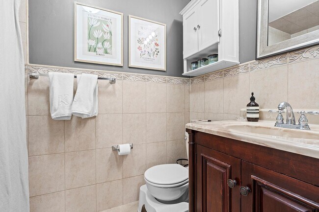 Building Photo - 359 Webster Ave