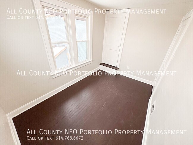 Building Photo - 21 N Wayne Ave