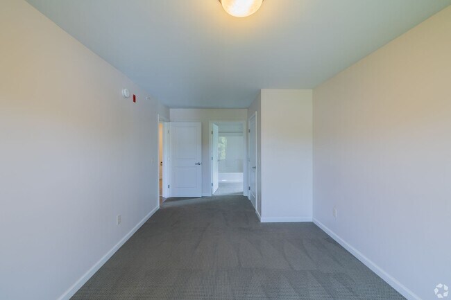 Building Photo - Discover Modern Living in Essex Junction in this 2 Bedroom Apartment