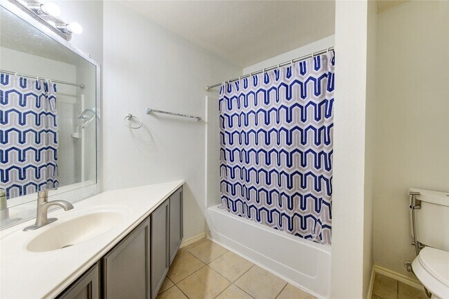 Building Photo - 14027 Coveney Dr