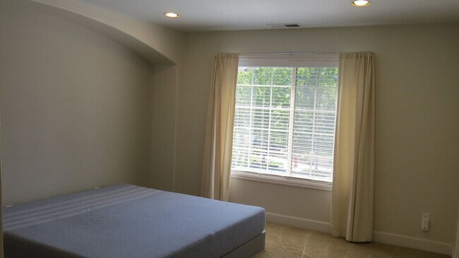 Building Photo - 20286 Schaeffer Dr