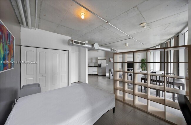 Building Photo - 690 SW 1st Ct