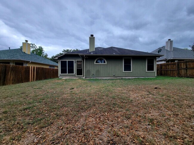 Building Photo - 722 Minturn Ln