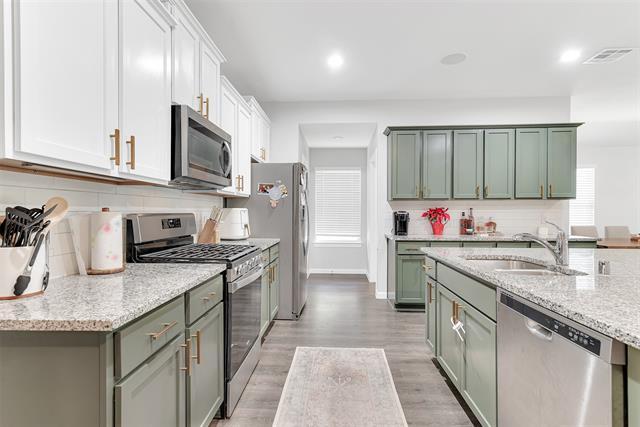 Building Photo - 707 Range Dr