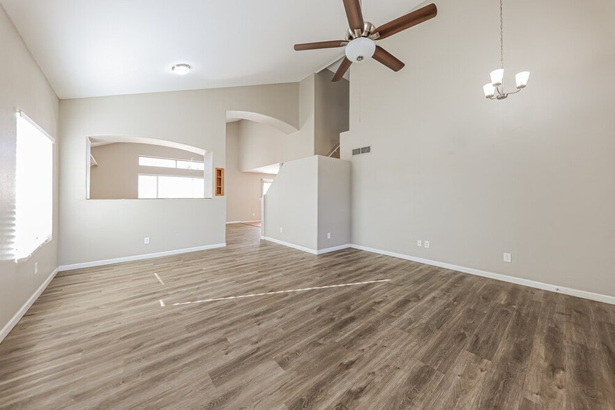 Building Photo - 15911 W Tasha Dr