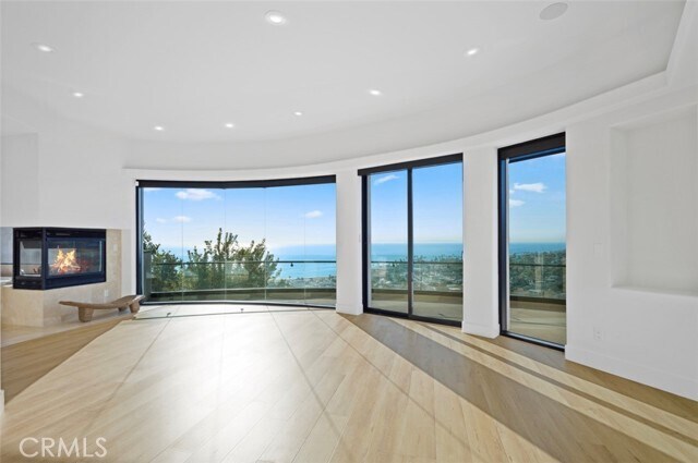 Building Photo - 648 Mystic View