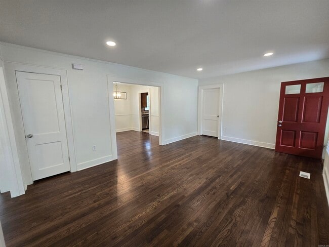 Building Photo - 3117 N Cypress St