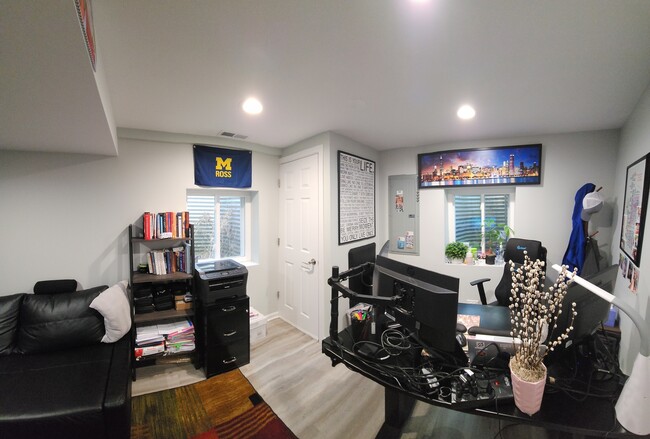 Building Photo - 2724 Spenser Ct