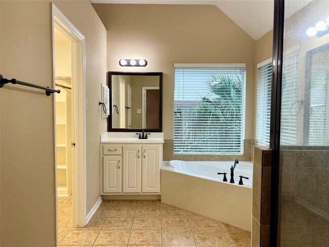 Building Photo - 23223 Willow Pond Pl