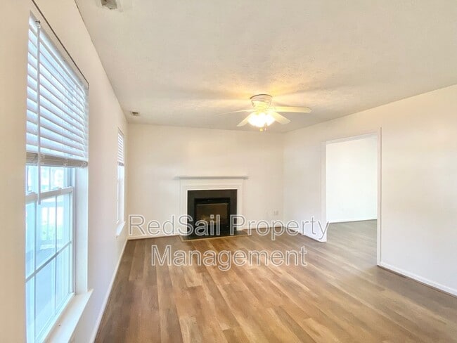 Building Photo - 534 Brightwood Ave