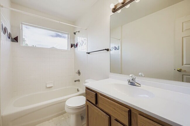 Building Photo - 504 Pyrite Terrace