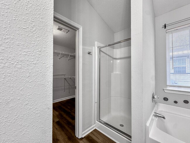 Building Photo - Beautiful Townhome for Lease in Covington