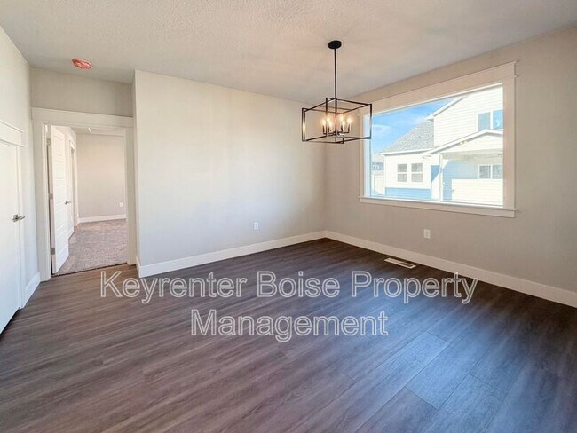 Building Photo - 4400 E Wedge St