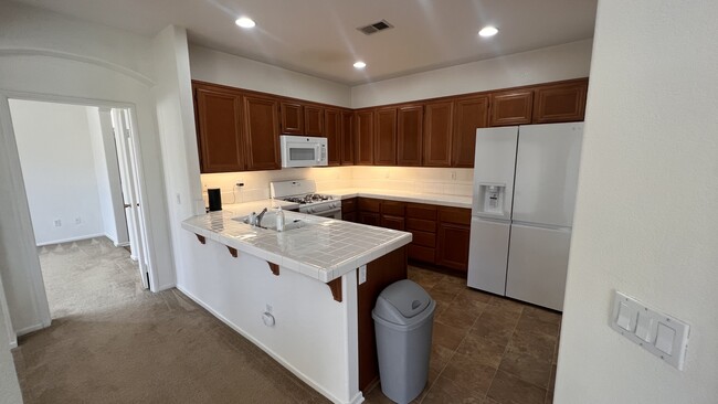 Kitchen - 4484 Brisbane Way