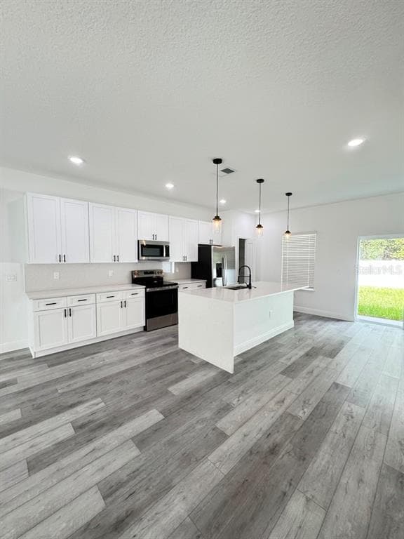 Building Photo - 10290 N Biscayne Dr