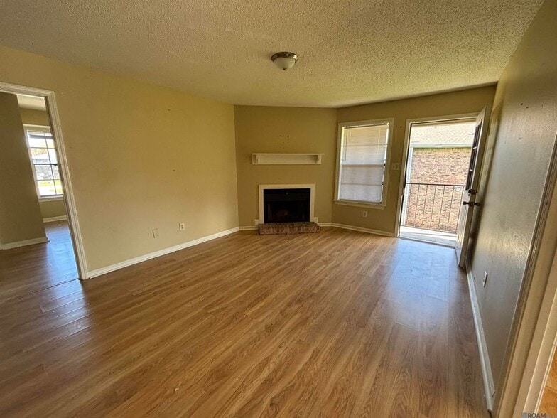 Building Photo - 1654 Clear Lake Ave