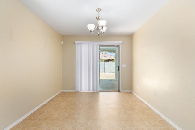 Building Photo - 3-Bedroom Home in The Villages at Queen Cr...