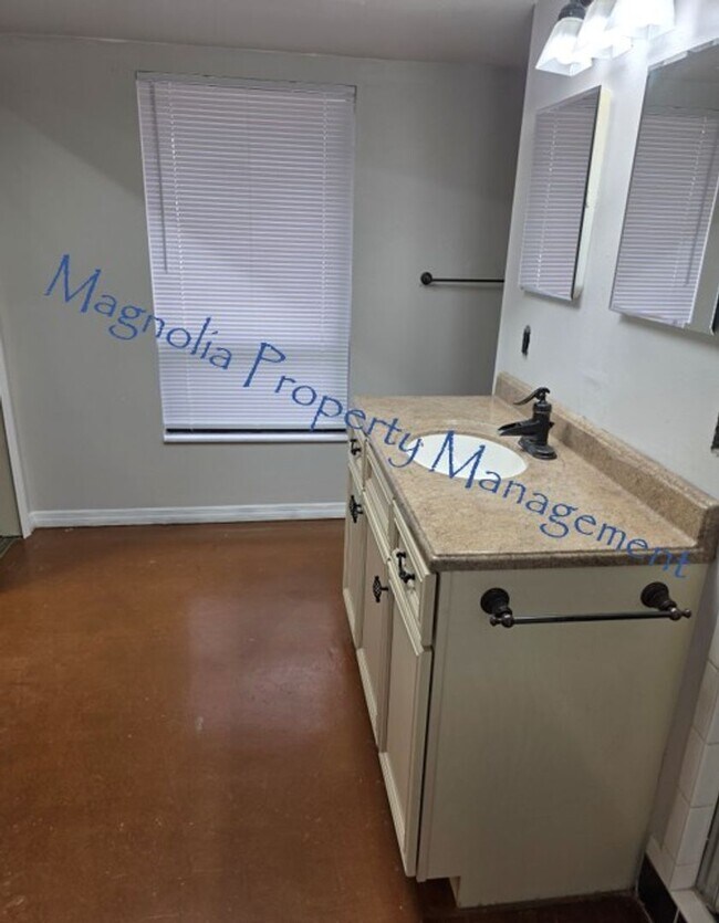 Building Photo - Bear Lake, Apopka (Seminole)