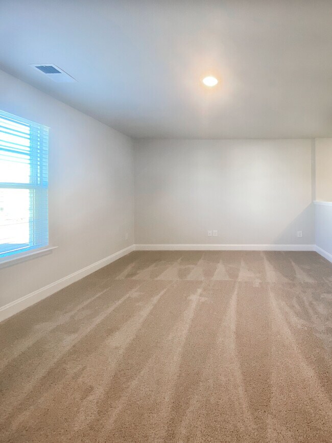 Building Photo - 7047 Shooting Star Way