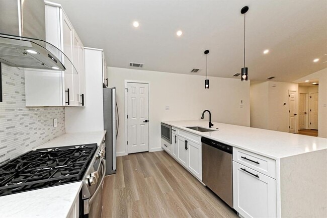 Building Photo - 1606 Normeadows Cir