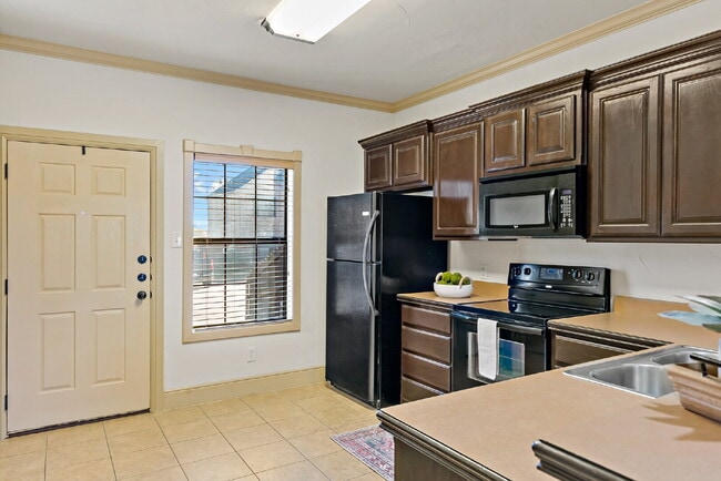 Building Photo - "Modern 2 Bed, 1.5 Bath Condo in Sanger, TX with 982 sq ft of Comfortable Living Space!"