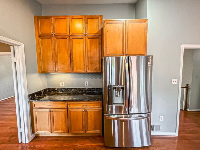 Building Photo - Magnificent 5 Bed 3 Bath Colonial Home Sitting On Massive Lot In Sought After Cabels Mills