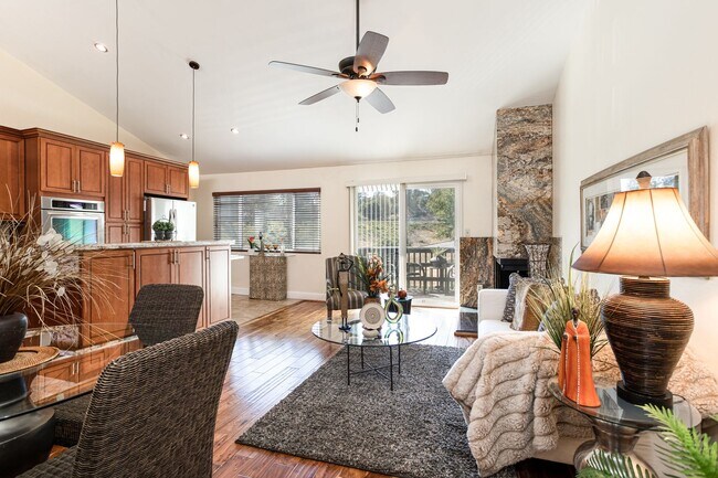 Building Photo - A Spacious 2 bedroom, 2 bathroom Townhouse - Upscale That’s Right On Trend