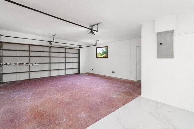 Building Photo - 8631 NW 24th Ct