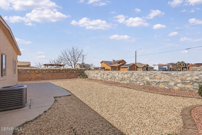 Building Photo - 12871 Hidden Grove Dr