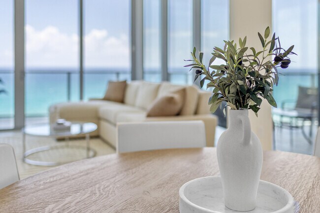 Building Photo - 3100 N Ocean Dr