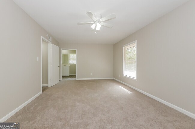 Building Photo - 2242 Marion Ln