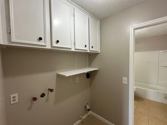 Building Photo - 121 BROWNELL