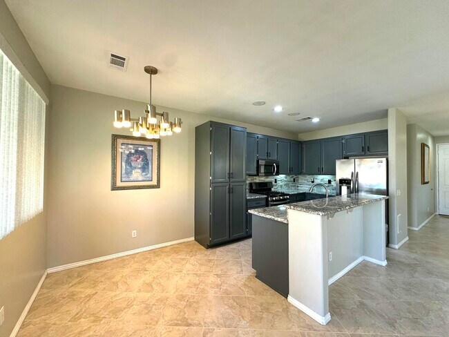 Building Photo - 47510 Stetson Ct