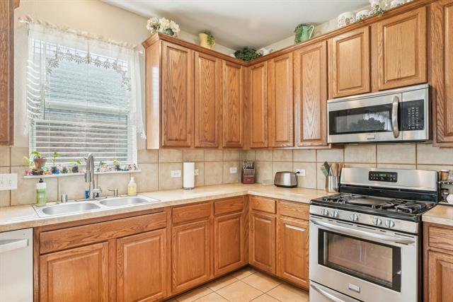 Building Photo - 511 Azalea Dr