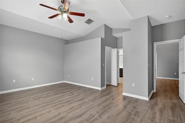 Building Photo - 4210 Harbor Lake Dr