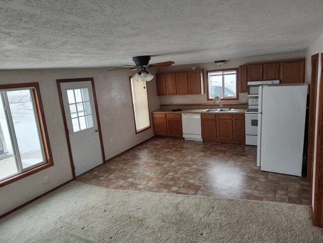 Building Photo - 5710 S Shore Dr