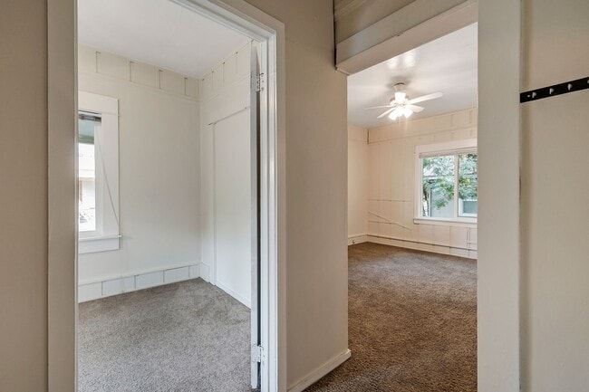 Building Photo - Move In Special! 3 Bedroom House Across from Chico State and WREC!