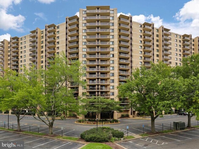 Building Photo - 309 Yoakum Pkwy