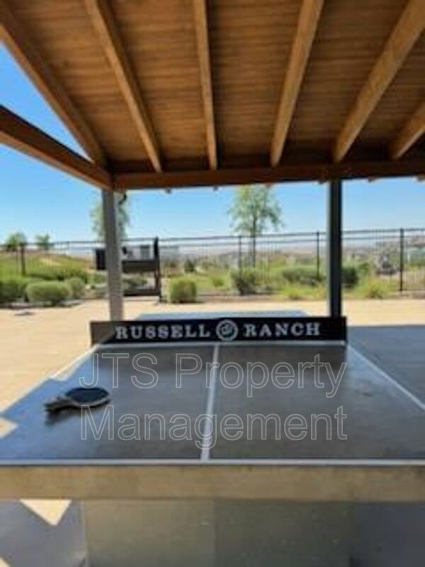 Building Photo - 3349 Hedgerow Ct