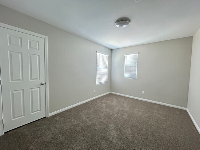 Building Photo - Inspirada 4-Bedroom 3-Bathroom Home!