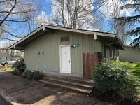 Building Photo - Updated 2 bedroom 1 bath duplex in Eugene!  $500 OFF YOUR FIRST MONTH'S RENT!