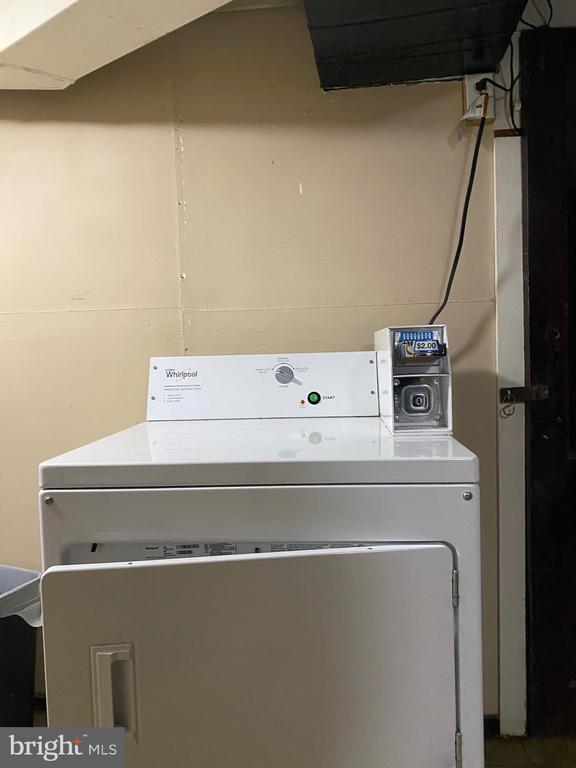 Building Photo - 711 Corinthian Ave