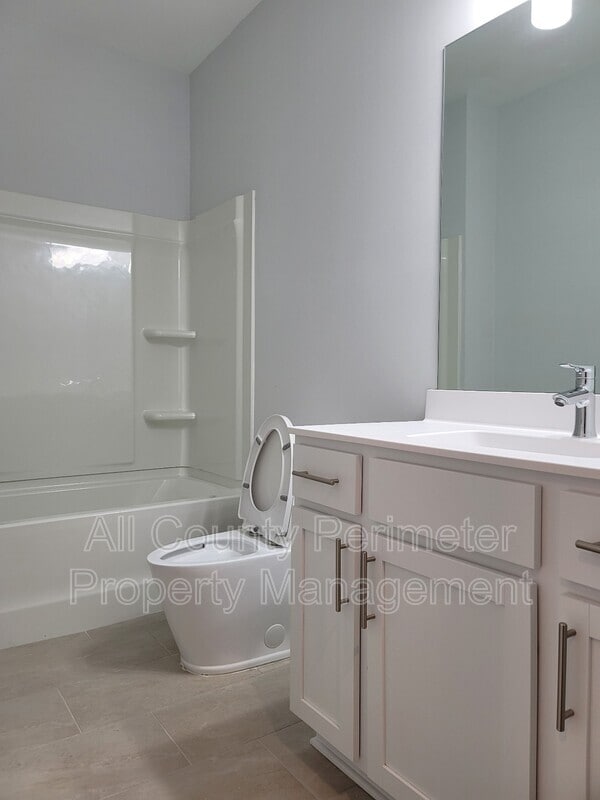 Building Photo - 30 Wren Dr
