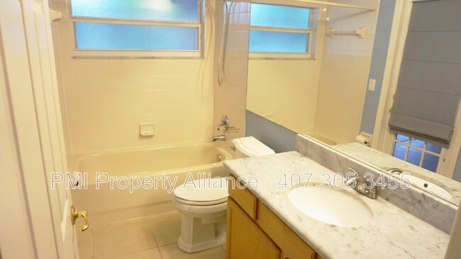 Building Photo - 1521 Parkglen Cir