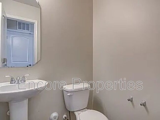 Building Photo - 4293 Youngstown Dr